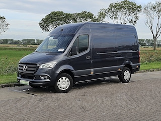 Mercedes-Benz Sprinter 317 1.9 CDI L2H2 RWD Cruise control, Airco, Carplay, Navi, Camera, Led, Lane-assist, Climate control, Dodehoek detectie, 3,5T-trekhaak