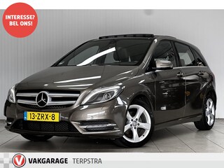 Mercedes-Benz B-klasse 180 Ambition /AUTOMAAT! /Open Pano-Dak! /Bi-Xenon /Half-Leder /Navi /Airco /Cruise /Elek. pakket /Bluetooth /Multi. LEDER Stuur /Isofix /Armsteun /18"LMV /LED Dagrijverl. /PDC V+A!