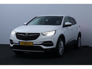 Opel Grandland X 1.2 Turbo Innovation/ D-RIEM VERV: 53.000 KM!/ Camera/ 18'' LMV/ Apple + Android/ Lane-Assist./ Dode-Hoek DET./ Clima/ Cruise/ Bluetooth/ Multi. LEDER. Stuur/ Mistl./ PDC V+A/ Extra getint glas.