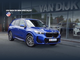 BMW X1 xDrive25e M Sport Pano.Dak Elek.trekhaak Adaptief M Onderstel Ada LED Comfort Access Camera Parking Ass. Stoelverwarming 18'' LM Velgen