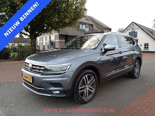 Volkswagen Tiguan 2.0 TDI KEYLESS / ACC / CAMERA / CARPLAY / 19'' / HEAD-UP