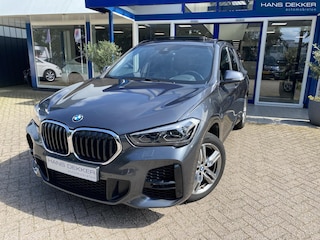 BMW X1 sDrive18i High Executive M-Pakket / Pano / Stoelverwarming / Camera