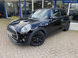 Mini Cooper 3-Deurs 1.5 Serious Business Keyless Entry / Automatsiche Airco / John Cooper Works Stuur