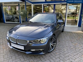 BMW 3-serie Touring 316i Executive Sport Cruise controle / Camera / Elek climate control / getint / 19''
