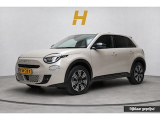 Fiat 600 1.2 Hybrid Urban | Achteruitrijcamera | Carplay | Climate control | Cruise control | Parkeersensoren