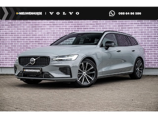 Volvo V60 2.0 T8 Plug-in Hybrid AWD Plus Dark | SOH:100% | PHEV Long Range | Trekhaak | Sportstoelen | Panoramadak | Harman Kardon Audio | Head-up Display | 360 Graden Camera | Stoelverwarming voor en achter | Keyless Entry | Elektrische Achterklep | Elektrisch Verstelbare Voorstoelen | Cruise Control Adaptief | BLIS | Google Navigatie | Apple Carplay | Android Auto