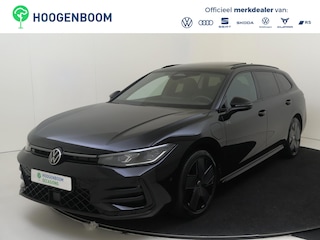 Volkswagen Passat Variant 1.5 eHybrid R-Line Edition | SoH 95% | Panoramadak | Trekhaak | Lederen bekleding 'Puglia' | Adaptieve demping | 360 camera | Harman/Kardon | Head-up display | Black style Plus | Matrix LED verlichting |