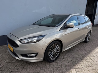 Ford Focus Wagon 1.5 ST-Line - 1e Eigenaar - Navigatie