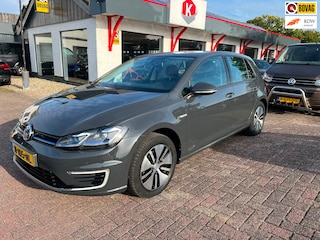 Volkswagen Golf E-DITION NAVI/PDC SOH 93.7% BJ 2020