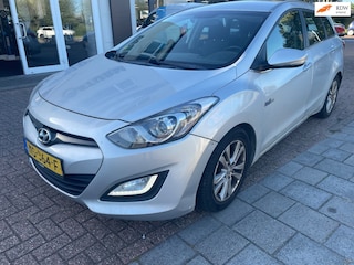 Hyundai i30 Wagon 1.6 CRDi, ZIE FOTO'S RONDOM SCHADE!