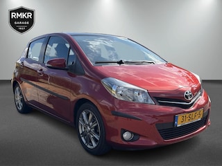 Toyota Yaris 1.3 VVT-i Dynamic | Pano-dak | Trekgewicht 900kg