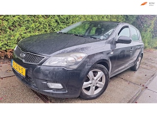 Kia Ceed Cee'd 1.6 CRDi X-ecutive