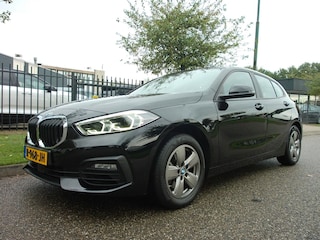 BMW 1-serie (F40) 116i 109pk Business Edition