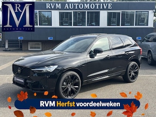 Volvo XC60 2.0 T6 Plug-in hybrid AWD Plus Black Edition SHOWROOM PRIJS VAN €51.900,- NU VOOR SLECHTS €49.877,- | LUCHTVERING | ELEK. TREKHAAK | STOEL + STOELVERWARMING | ACHTERBANK VERWAMRD | HARMAN KARDON | RIJKLAAR | FABRIEKS GARANTIE T/M 7-2027 | PANO |