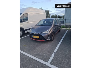 Toyota Yaris 1.5 VVT-i Design Red | Automaat | Cruise Control | Camera | Climate Control |