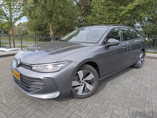 Volkswagen Passat Variant 1.5 eTSI 150PK | Navi | Camera | ACC | Stoelverw. | PDC | LED | Carplay