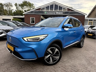 MG ZS EV Luxury 50 kWh Panoramadak, Trekhaak, App Connect