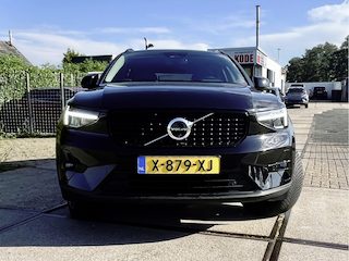 Volvo XC40 2.0 B4 Plus Dark