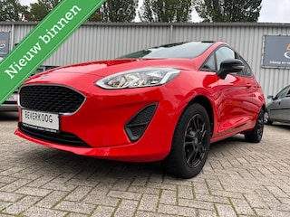 Ford Fiesta 1.1 RED & BLACK EDITION