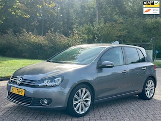 Volkswagen Golf 1.4 TSI Highline/AUTOMAAT/AIRCO/CRUISE/HALF LEDER/NAVI/PARKEERSENS VOOR-ACHTER/TREKHAAK/XENON