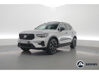 Volvo XC40 2.0 B4 Ultimate Dark | Pano-dak | Trekhaak | 360 camera | ACC | Standkachel | Pixel LED |