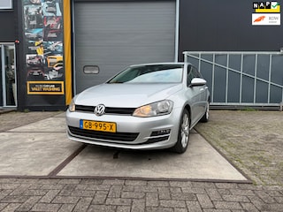 Volkswagen Golf 1.2 TSI Business Edition | Massage | Half leder | Achteruit rij camera | APK