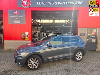 Volkswagen Tiguan 1.4 TSI 4Motion Highline automaat/ Elec. achterklep/ elec. wegkl. trekhaak/ Parkeersensoren v+a/ Rijklaarprijs!