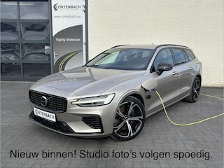 Volvo V60 2.0 T8 Plug-in hybrid AWD Plus Dark | Zwenkbare trekhaak | Adaptieve cruise | Memory  | Blis | Harman Kardon |