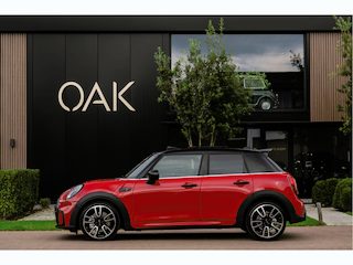 Mini Mini 5-Deurs 2.0 F1 Aut. | JCW-Trim | Navi | Panorama | H&K | Head-Up | Camera | 18"LM | Chili Red