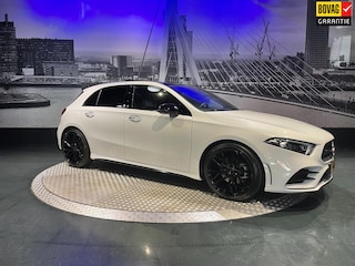 Mercedes-Benz A-klasse 180 Business Solution AMG *NL Auto*Led*Pano*Camera*