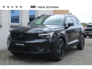 Volvo XC40 B4 Plus Black Edition | Panoramadak | Trekhaak | Verwarmbare voorstoelen, stuurwiel en voorruit | 360 graden camera | Premium audio by Harman Kardon | Apple carplay/Android auto