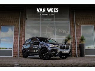 BMW X1 sDrive18i Business Edition Plus | Sport Line | 1e eigenaar | Origineel NL | Head-up | Panoramadak | Sportstoelen | Camera | Navigatie Plus | DAB | LED adaptief | Parkeerassistent
