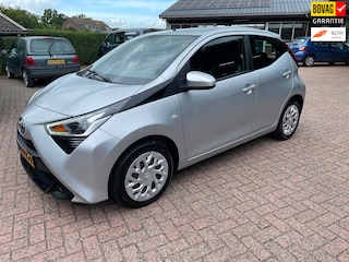 Toyota Aygo 1.0 VVT-i x-play, Aur camera, Bleutooth