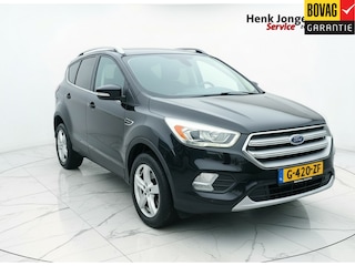 Ford Kuga 1.5 Titanium Styling Pack + panorama-dak “Sinds 1970 | 5.000+ reviews | Score 9,5 | Service zoals ’t hoort” Henk Jongen Auto's in Helmond,  al 50 jaar service zoals 't hoort!