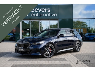 BMW 5-serie Touring 530e xDrive M Sport Edition | Trekhaak | Driving Assistant Plus | Bowers & Wilkins Surround Sound System | Parking Assistant Plus | BMW Iconic Glow | Travel Pakket |