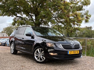 Skoda Octavia Combi 1.0 TSI Greentech Clever Edition | Automaat + Half/Leder + Cruise Nu € 9.975,-!!!