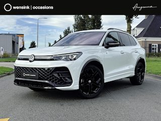 Volkswagen Tiguan 1.5 eHybrid R-Line Edition | IQ.LIGHT | 360 Camera | Navigatie | HUD | Winter Pakket Plus | Park Assist Pro | Digitaal Instrumentenpaneel | Massagestoelen | Trekhaak | Apple CarPlay/Android Auto | 5 Jaar garantie/100.000km* |