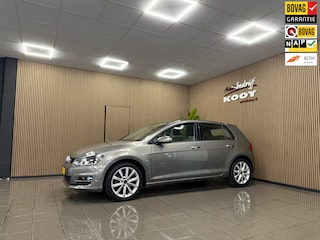 Volkswagen Golf 1.2 TSI Highline * Panoramadak / Camera / Navigatie / Trekhaak / NL Auto *