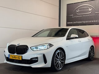 BMW 118i M-Pakket High Executive Cruise Control, Apple Carplay, Sfeerverlichting, Stuurverwarming, Virtual Cockpit, Airco