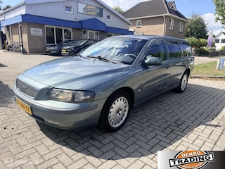 Volvo V70 2.4 T Comfort Line 200PK camera grootscherm