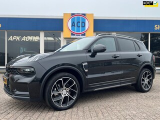 Lynk & Co 01 1.5 261pk PHEV 7DCTH | Black Edition | Orig.NL | Zwarte hemel | PanoramaDak | 360 graden Camera | Carplay |