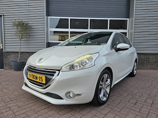 Peugeot 208 | NL Auto | Airco | LM Velgen | 1.6 e-HDi Blue Lease