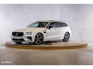 Volvo V60 2.0 T8 Plug-in hybrid AWD Ultimate Dark | Zwenkbare trekhaak | Panoramadak | Stoelmassage + verkoeling | Memory | Head-up |