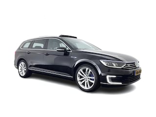 Volkswagen Passat Variant 1.4 TSI GTE Highline (Plug-In) {SoH-81%} Aut. *PANO | LEATHER-ALCANTARA | ERGONOMIC-SPORTSEATS | ADAPTIVE-CRUISE | FULL-LED | KEYLESS | CARPLAY | NAVI-FULLMAP | AMBIENTLIGHT | PRIVACY-GLASS | SHIFTPADDLES | TOWBAR | 18''ALU*