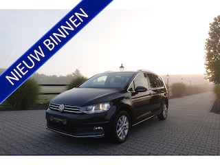 Volkswagen Touran 1.5 TSI Highline 7p | Stoelverwarming | Stuurwielverw. | Carplay | Massage | Adaptive Cruise |
