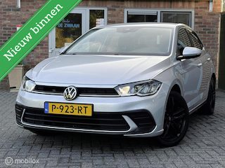 Volkswagen Polo 1.0 TSI Life Business|Carplay|Parkeersensoren|Stoelverwarming|17 inch|Navigatie.