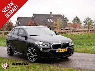 BMW X2 sDrive18i High Executive | M-pakket | Camera | Navi | Afneembare Trekhaak | NL-Auto |