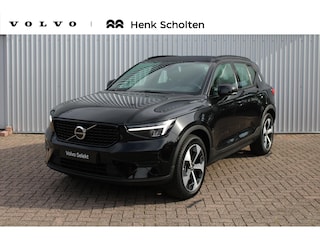 Volvo XC40 2.0 B4 Plus Dark | Trekhaak | Verwarmbare voorstoelen en stuurwiel | Premium audio by Harman Kardon | Apple carplay/Android auto | Keyless | Elektrisch verstelbare stoelen met geheugen | Achteruitrijcamera | All-seasonbanden