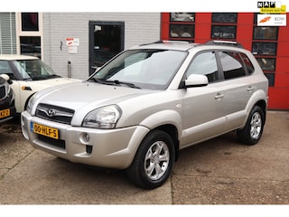 Hyundai Tucson 2.7i V6 4WD Style , AUTOMAAT , 4X4 , LEDER