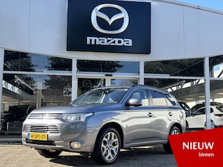 Mitsubishi Outlander 2.0 PHEV Instyle NL-Auto, Keurig onderh., 4WD, Hybride, Leer, Navigatie, Schuif kantel dak, Trekhaak, Cruise Controle, Alarm, A-Rij-Camera . Electr. Achterklep.